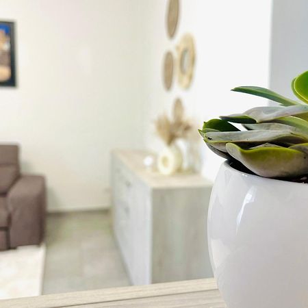 All'Apulia N'23 - Apartment With Parking Lecce Exterior foto